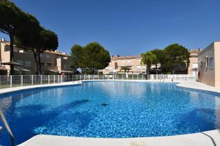 Appartement à Calle marco aurelio 44. Apartamento vistas al golf novo sancti petri