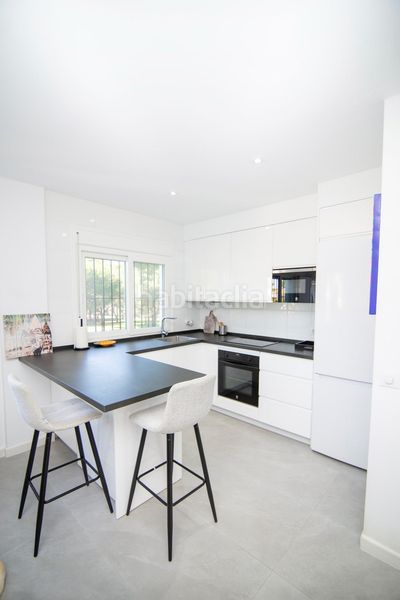 Foto a03fd345-5e80-439b-a0a9-d24a85d73514. Apartament amb aparcament a La Barrosa Chiclana de la Frontera
