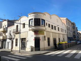 Location Local commercial  Carrer de colom. Precioso local esquinero en el centro del casco urbano