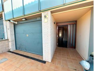 Maison jumelée  Carrer estatut. Adosado con jardín en venta!