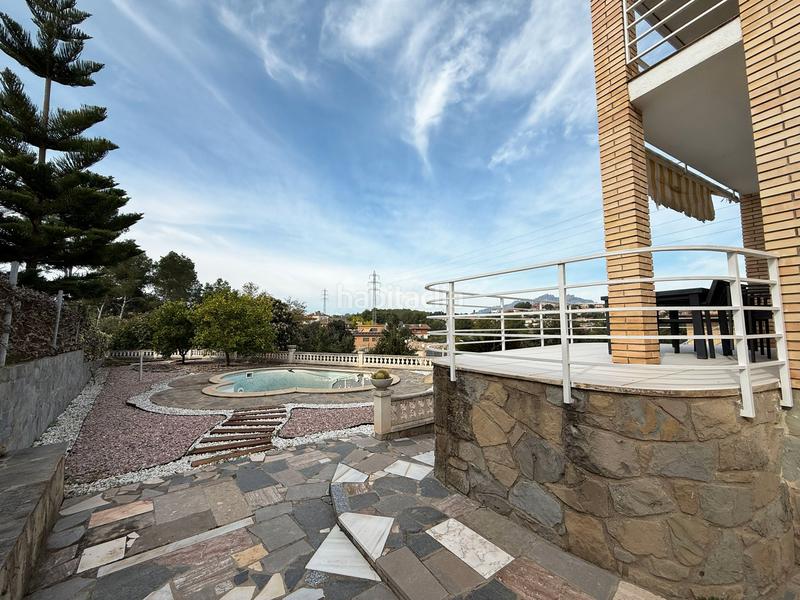 Foto 02d226e2-d995-420f-b962-6270ba282e98. Chalet avec cheminée chauffage parking piscine dans Sant Esteve Sesrovires