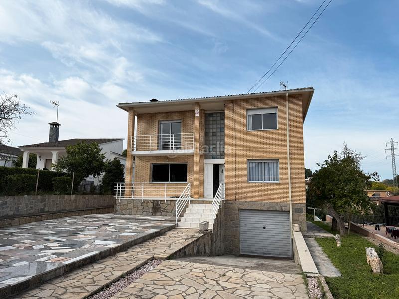 Foto 0b76b382-af2a-4fe0-9ffc-fb6e9ba03853. Chalet avec cheminée chauffage parking piscine dans Sant Esteve Sesrovires