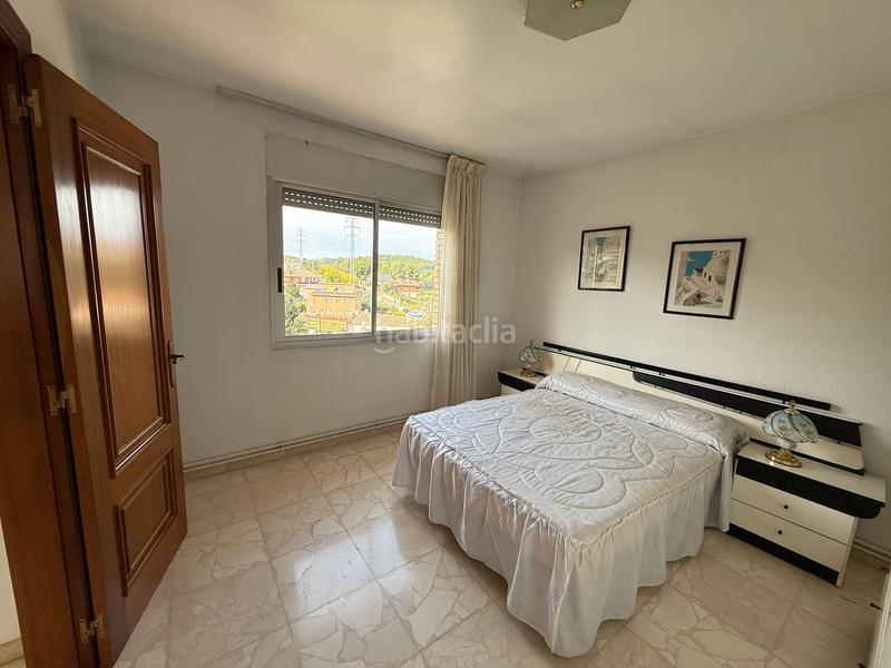 Foto 28e990ae-deab-4493-96b6-ac42301fc7d5. Chalet avec cheminée chauffage parking piscine dans Sant Esteve Sesrovires