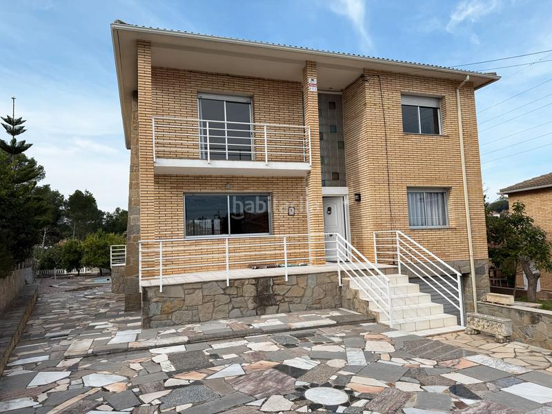 Foto 313ebd07-013c-495a-940d-8b76a110399f. Chalet avec cheminée chauffage parking piscine dans Sant Esteve Sesrovires