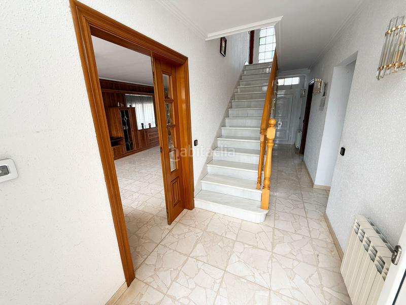 Foto 3d68f119-d35f-44b0-b738-53dd57353f9f. Chalet avec cheminée chauffage parking piscine dans Sant Esteve Sesrovires