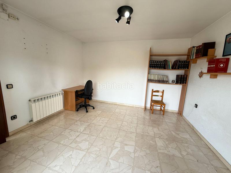 Foto 54383337-1eaa-436e-86f8-af29722d1ca7. Chalet avec cheminée chauffage parking piscine dans Sant Esteve Sesrovires