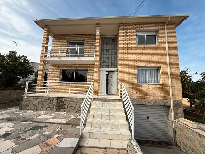 Foto b3cb9bce-0806-40b9-8eb3-73ae314cc222. Chalet avec cheminée chauffage parking piscine dans Sant Esteve Sesrovires