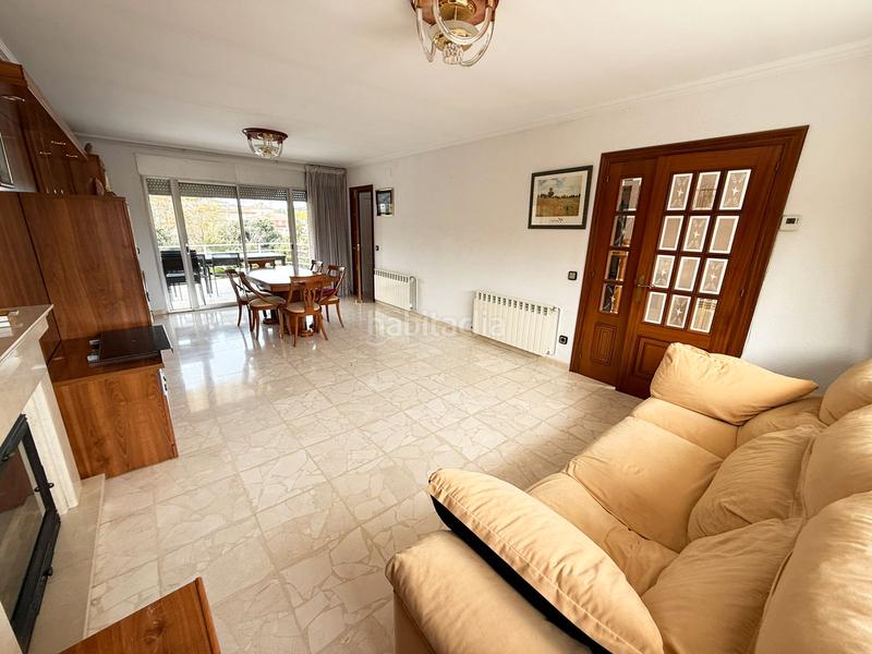 Foto df2bdcf1-b388-4faa-b1ce-fd972506d0e2. Chalet avec cheminée chauffage parking piscine dans Sant Esteve Sesrovires