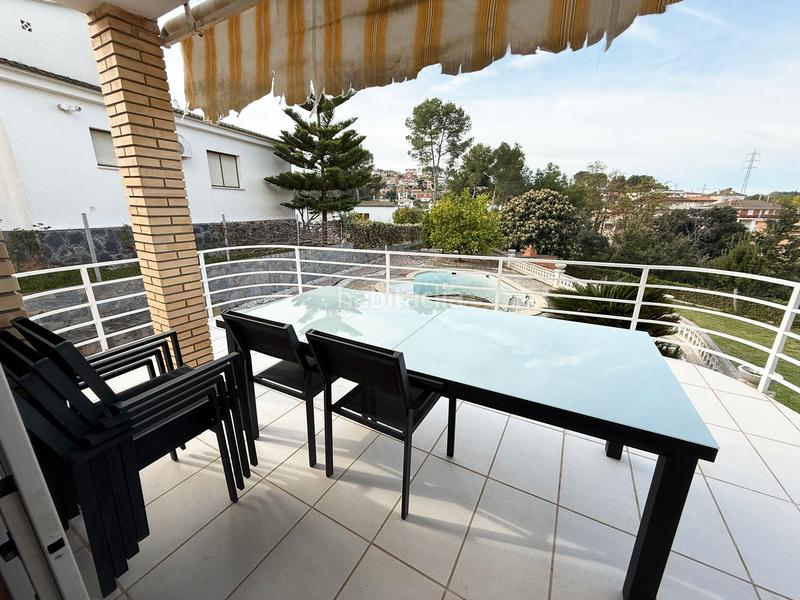 Foto dfba1bc8-54b8-4eb9-887a-4d7cd1e1d694. Chalet avec cheminée chauffage parking piscine dans Sant Esteve Sesrovires