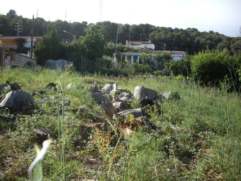 Foto 0ab86b94-ed45-42a2-86ca-26bf1ea41d46. Terreno residenziale in carrer de la troana 27 in Viladecans