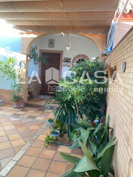 Foto e212f370-096a-4975-b9bf-c3d998561437. Maison jumelée dans Vista Azul - Consolación Dos Hermanas