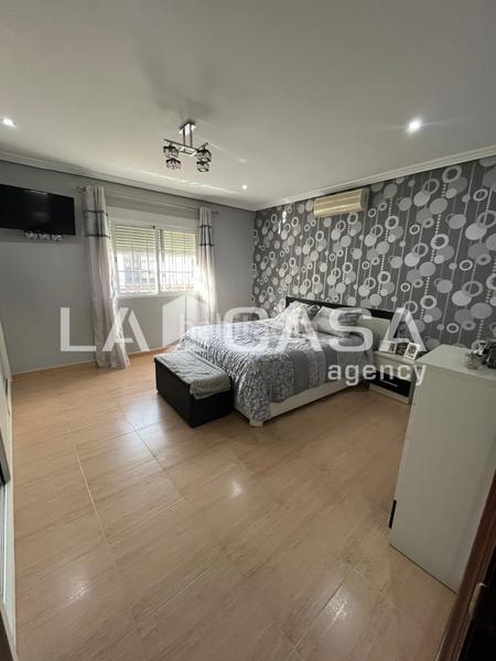 Foto 2198fbf3-f3c4-47b8-83f7-ca1c541e5687. Maison avec parking dans Vista Azul - Consolación Dos Hermanas