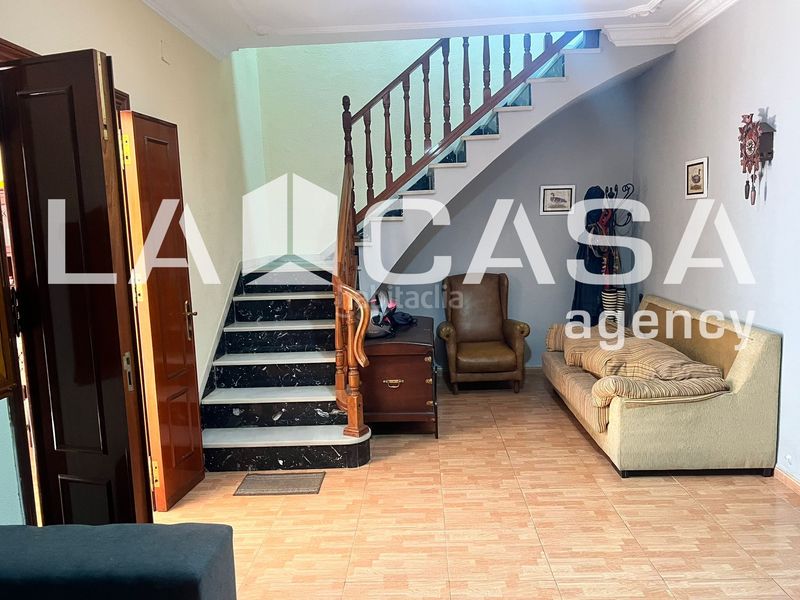 Foto 0ada6fa5-6355-43d1-9ed2-c5e3536d1101. Casa amb aparcament a El Arenal - La Pólvora Dos Hermanas