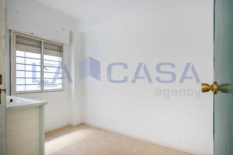 Foto be5bc8be-0857-4158-9a5b-73c58e9ef881. Pis a Cruz Roja Sevilla