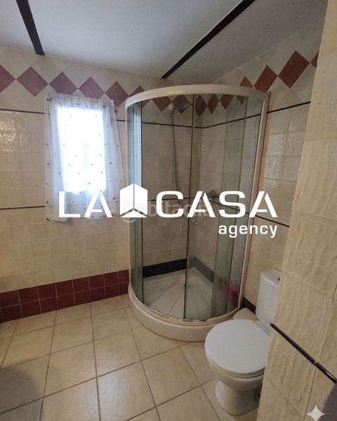 Foto da8cb7db-77fb-44fc-a183-41b2d36852eb. Casa aparellada a Ronquillo (El)