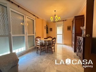 Etagenwohnung in Arco Norte - Avda España. Estupendo piso en venta en ramón y cajal  dos hermanas