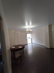 Piso  Carrer de joaquim auger. Piso de 3 habitaciones con salida a balcon ,ascensor y con parki
