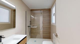 Apartament a Paseo acacias 44. Apartamento completamente reformado