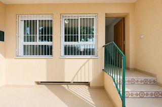 Semi detached house  Calle pintor antonio roca martinez 63. Duplex en esquina ubicado en un entorno tranquilo y c�modo