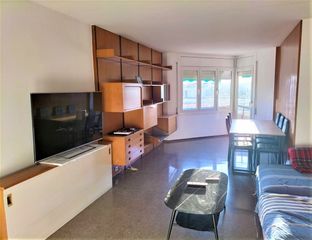 Lloguer Pis  Rambla d'ègara. Amplia vivienda de 4 habitaciones y dos baños en la rambla d'ega