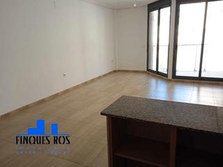 Pis en Casco Urbano. Piso cntrico con terraza y parking