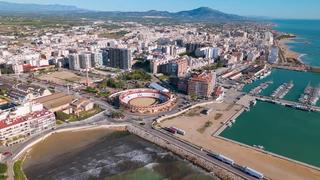 Maison jumelée à Casco Urbano. Maravillosa casa adosada a pocos metros del mar