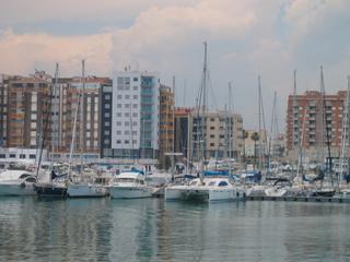 Rent Flat in Casco Urbano. Piso en casco urbano delante del mar