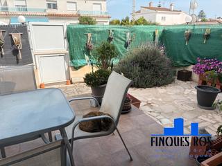 Reihenhaus in Costa Norte. Casa adosada con terraza privada y piscina comunitaria