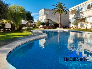 Apartamento en Costa Norte. Apartamento con piscina comunitaria y parking