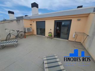 Appartement à Casco Urbano. Atico duplex con terraza, parking y piscina comunitaria
