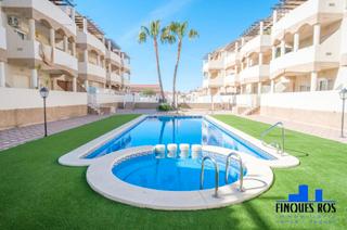 Appartement à Costa Norte. Apartamento con piscina comunitaria y plaza de parking