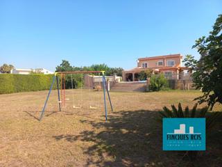 Chalet à Vistabella. Espectacular chalet con piscina y zona ajardinada