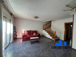 Casa adosada en Casco Urbano. Casa adosada en venta