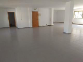 Bureau à Casco Urbano. Altillo para oficina profesional