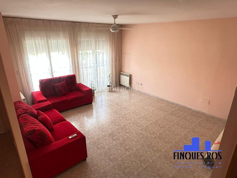 Foto e5facfc4-d48b-433c-97a4-db280c243ff5. Casa amb calefacció aparcament a Casco Urbano Vinaròs