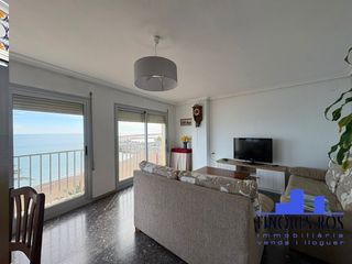 Pis a Casco Urbano. Piso en el paseo maritimo en venta