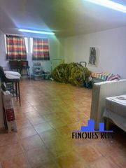 Local Comercial a Casco Urbano. Garaje + altillo en casco urbano de vinaròs