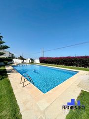 Apartament a Boverals-Saldonar. Exclusivo apartamento en primera linea del mar con piscina