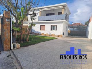 Chalet in Boverals-Saldonar. Chalet con jardín y barbacoa cerca del mar