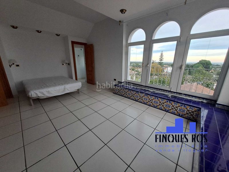 Foto a6601230-8414-4f33-b90b-8d065168f76a. Xalet amb xemeneia calefacció aparcament piscina a Vinaròs