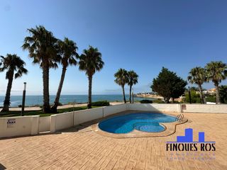 Apartament a Costa Norte. Exclusivo apartamento en primera linea del mar con piscina