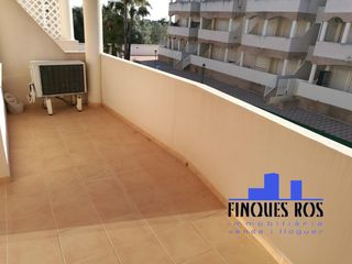 Apartamento en Costa Norte. Apartamento con piscina comunitaria y plaza de parking