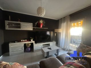 Maison jumelée à Casco Urbano. Casa adosada en venta