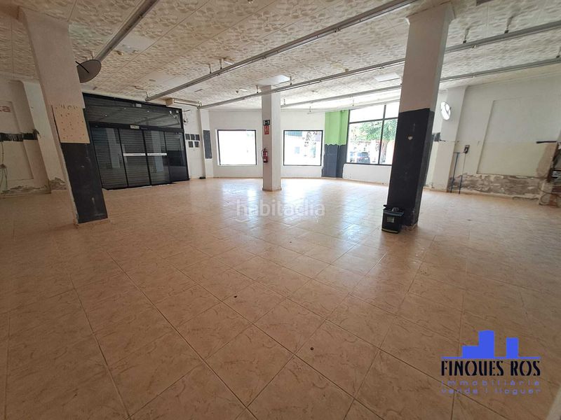 Foto 4667fc16-3093-4d78-998c-f8f50ec1132c. Alquiler local comercial amplio y moderno local en alquiler en Vinaròs