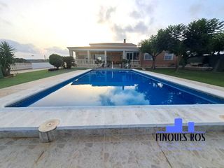 Chalet in Casco Urbano