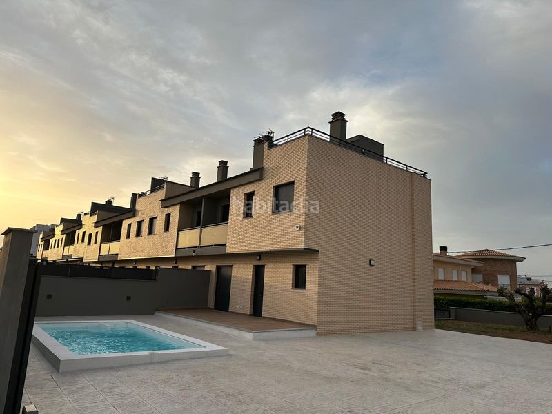Foto c10fc443-4611-450c-95d0-068ed8ad7e9d. Casa adossada amb aparcament piscina a Costa Norte Vinaròs