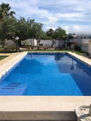 Miete Appartement in Boverals-Saldonar. Apartamento con piscina comunitaria, parking y trastero