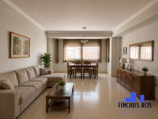 Etagenwohnung in Casco Urbano. Amplio y centrico piso en venta
