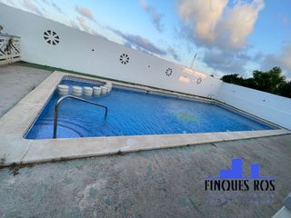 Reihenhaus in Boverals-Saldonar. Casa adosada en costa norte con piscina comunitaria