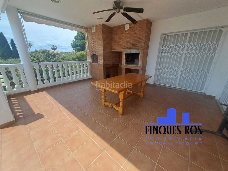 Foto bc953fc4-374d-4d0e-b7e4-59865b893ab0. Xalet amb xemeneia calefacció aparcament piscina a Vinaròs